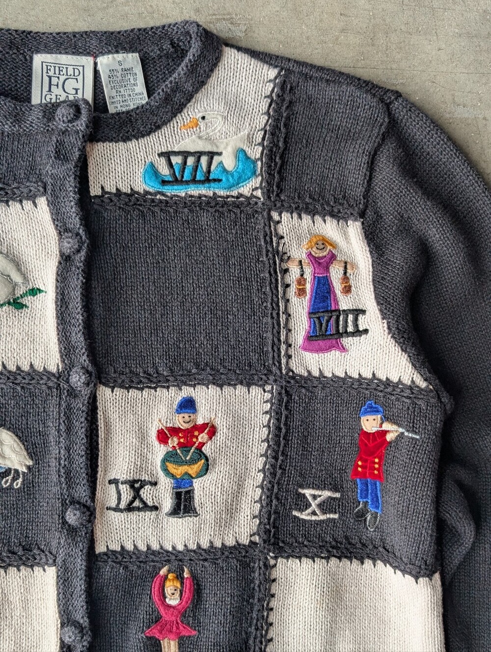 Vintage 12 Days of Christmas Black White Patchwork Cardigan Sweater small - Picture 3 of 7